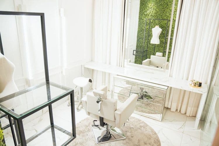 Shu Uemura AI Smart Mirror: What it Means for Salon Consults