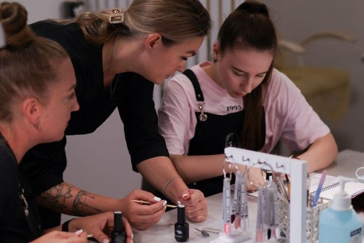 Salon Nail Services Offer Expertise DIY Kits Lack
