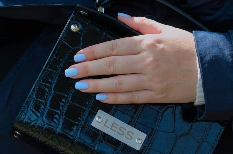 March Manicure Trends: Short Nails See Surge in Searches
