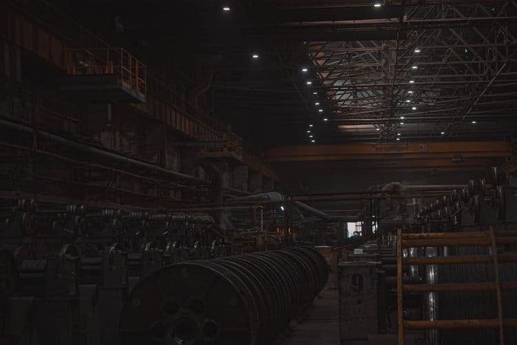 Beauty Giants Report Mixed 2025 Results Amid Restructuring