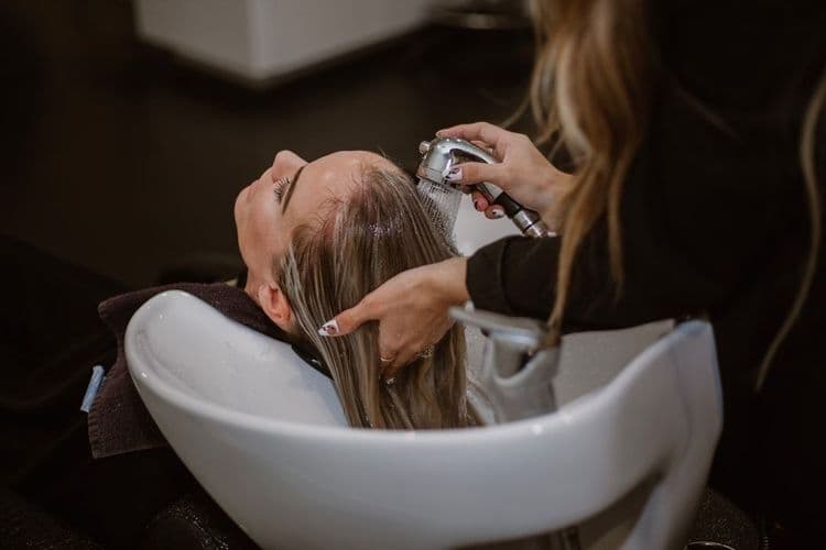Lessons from Dubai: Can UK Salons Adopt a Weekly Routine?