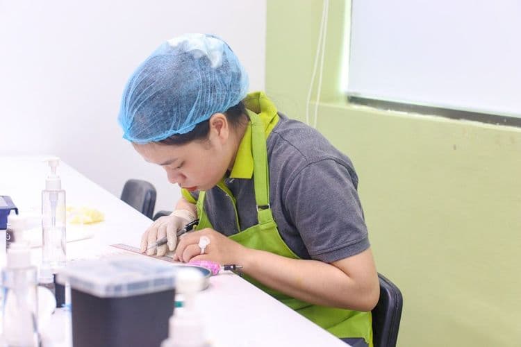Apprenticeships Cultivate Skilled Nail Technicians for UK Salons