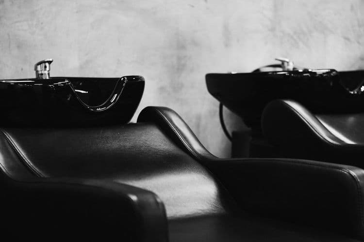 Why Hair Thinning Consultations Require Professional Caution