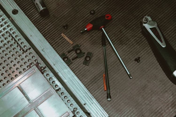 Nail Techs Face Burnout Risk in 2026, Need Mindset Shift