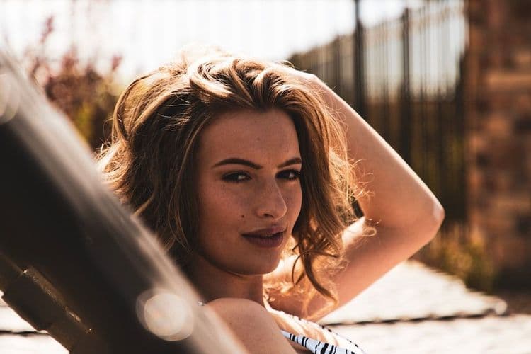 Professional Standards for Brunette to Blonde Transitions