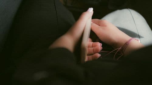 Fresha Data Shows 2,100% Surge in Polka Dot Nail Searches