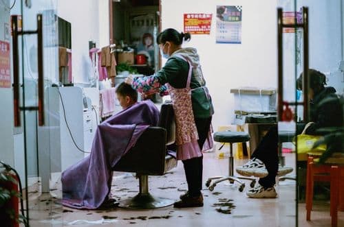 Localised Education Models: Why Salons Are Hosting Their Own