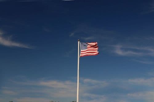 Phenix Salon Suites Marks 5 Years with Community Event